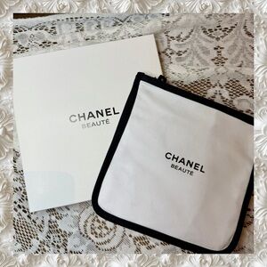 CHANEL Beauté Black and White Cosmetic Pouch